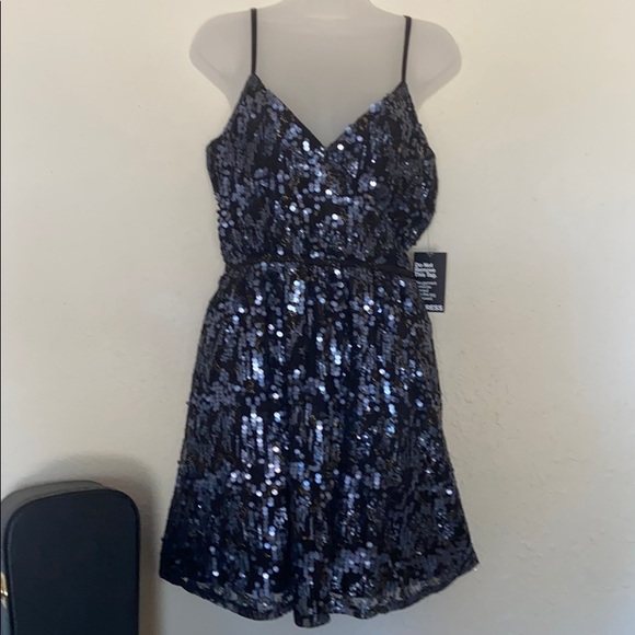 Express Dresses & Skirts - 🌺 NWT EXPRÉSS Dress, Size M.